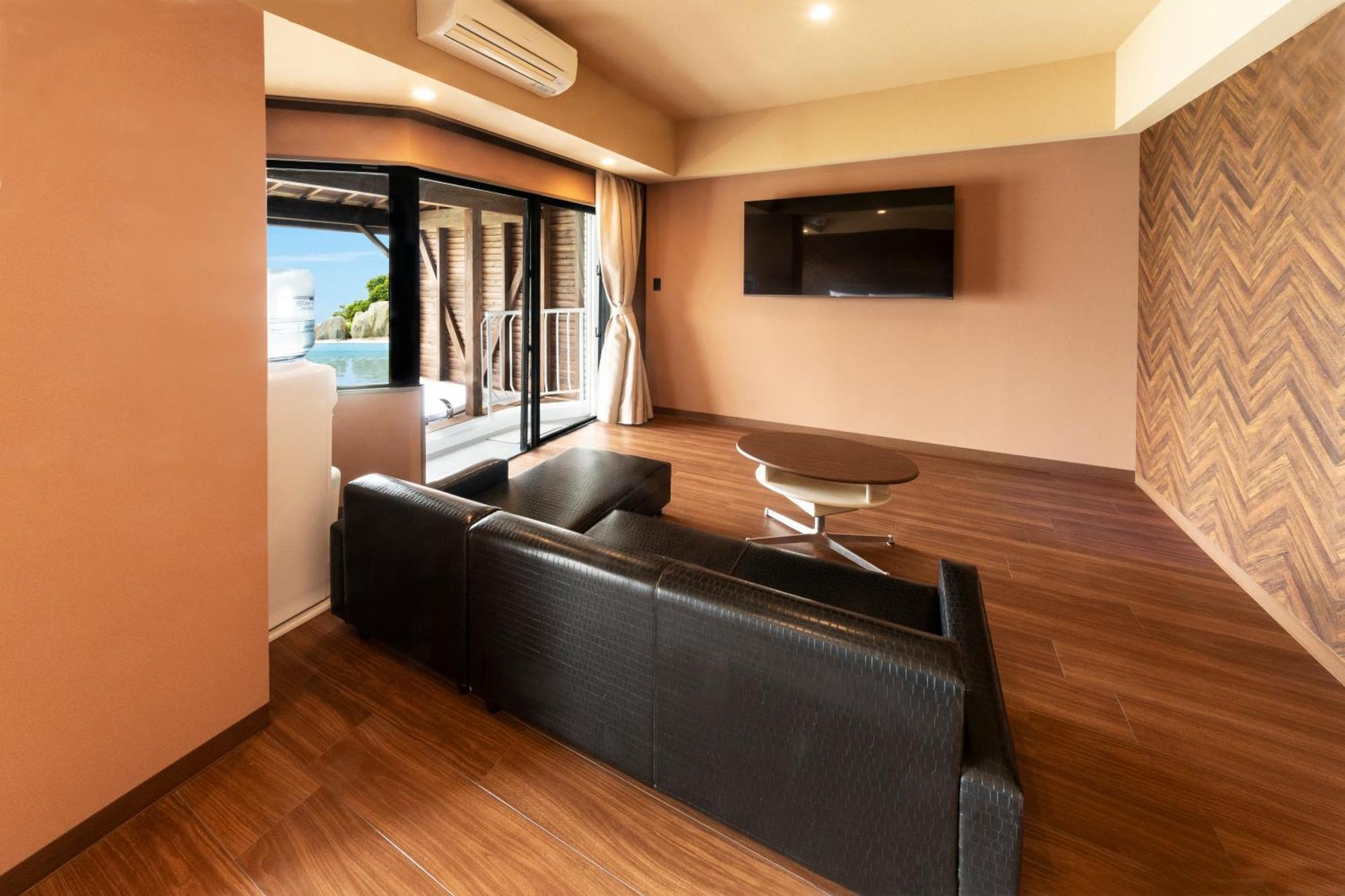 Isahaya Nagasaki Chapel Coconuts Hotel ＆Resort מראה חיצוני תמונה