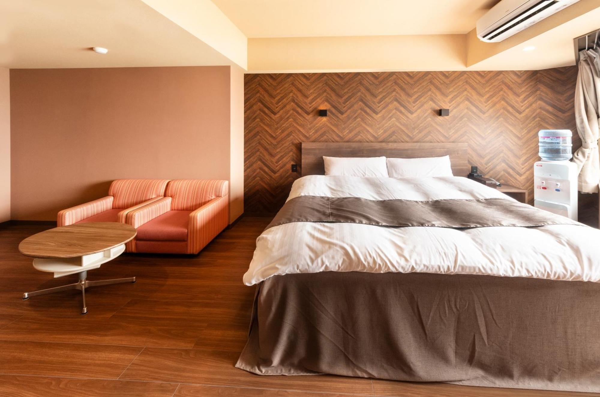 Isahaya Nagasaki Chapel Coconuts Hotel ＆Resort מראה חיצוני תמונה