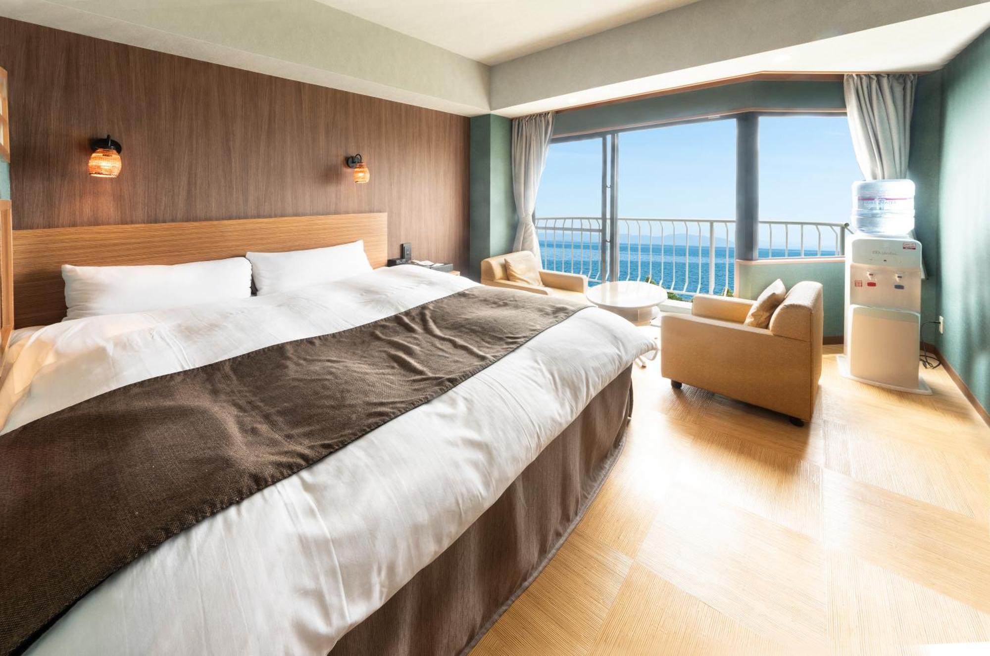 Isahaya Nagasaki Chapel Coconuts Hotel ＆Resort מראה חיצוני תמונה