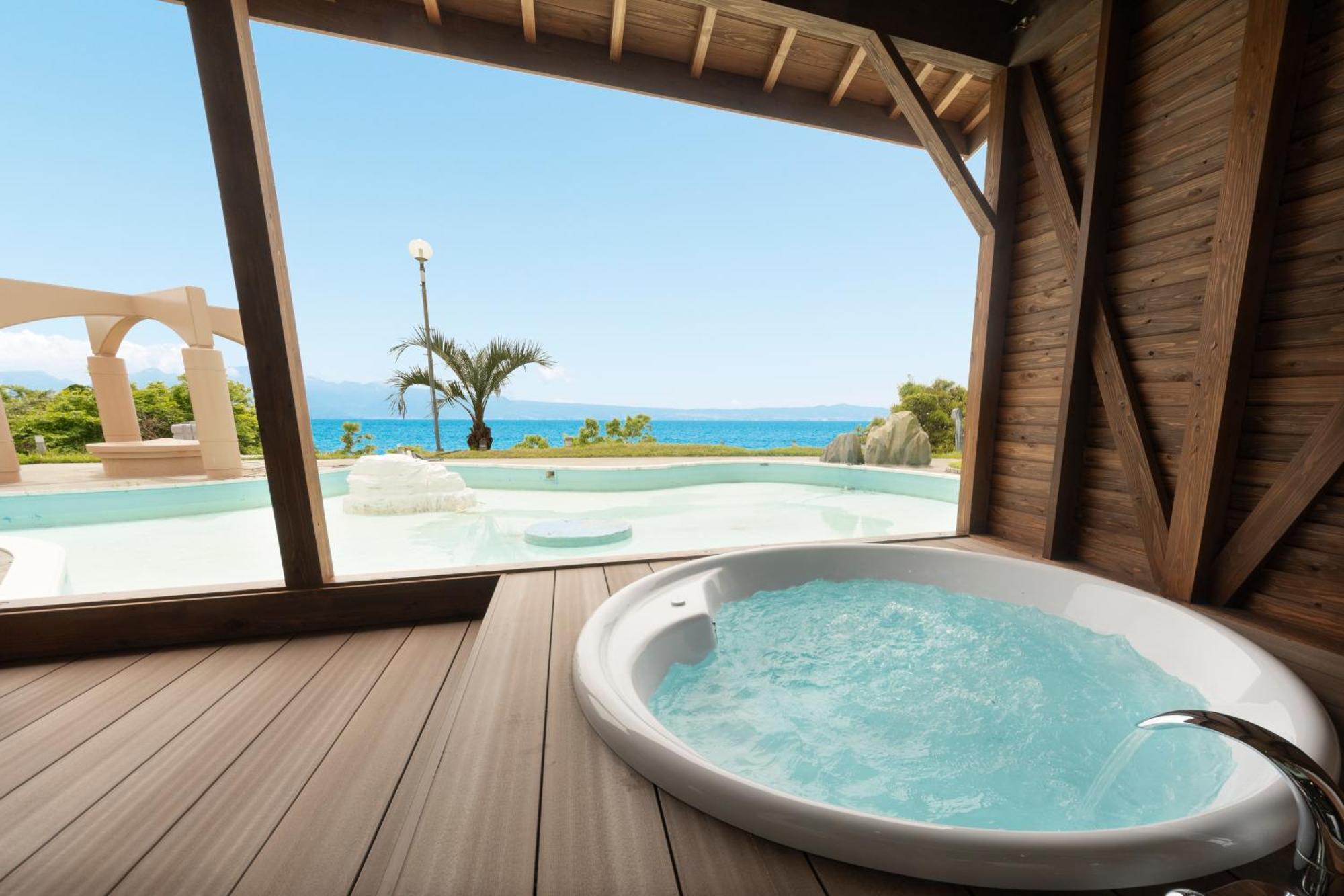 Isahaya Nagasaki Chapel Coconuts Hotel ＆Resort מראה חיצוני תמונה
