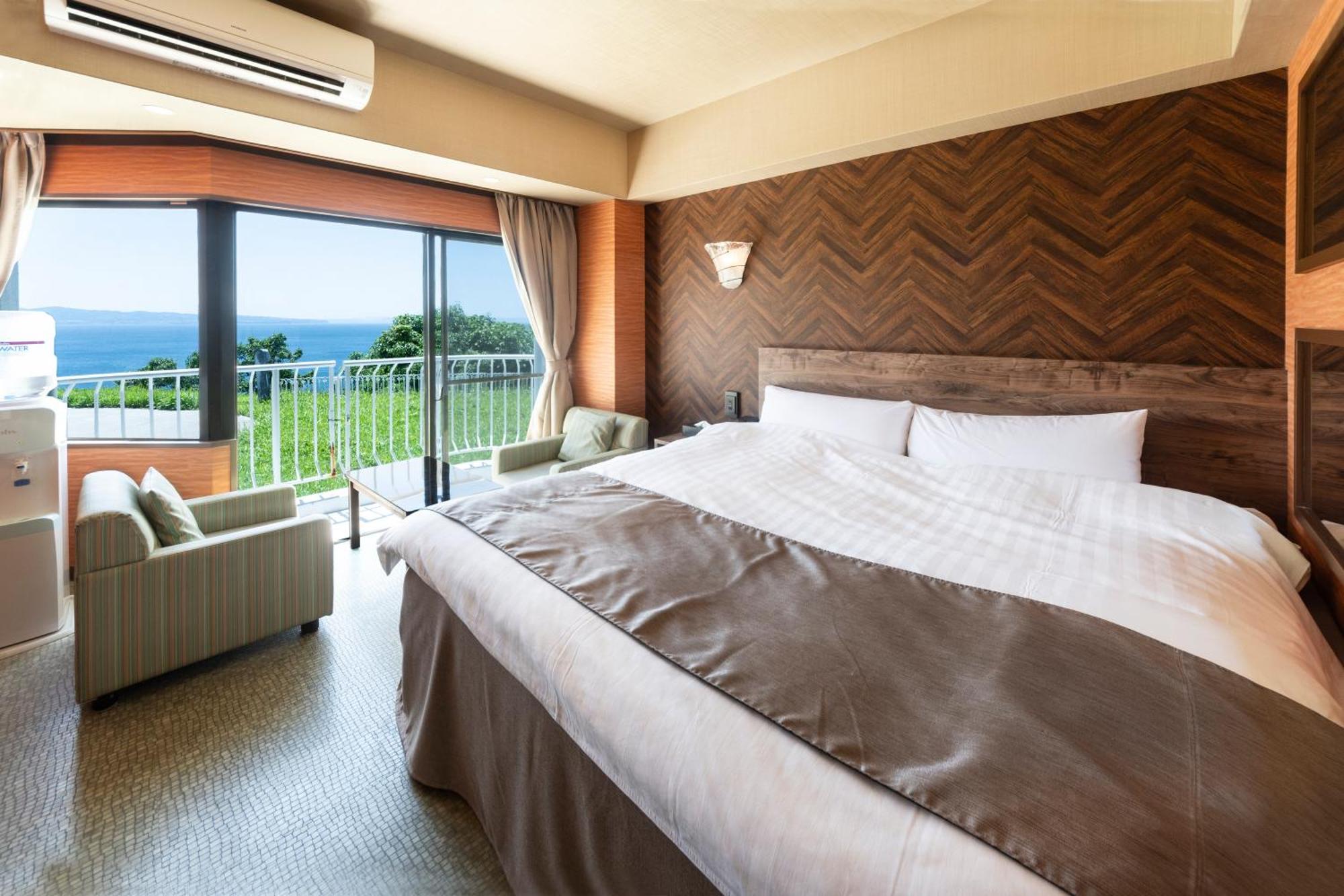 Isahaya Nagasaki Chapel Coconuts Hotel ＆Resort מראה חיצוני תמונה