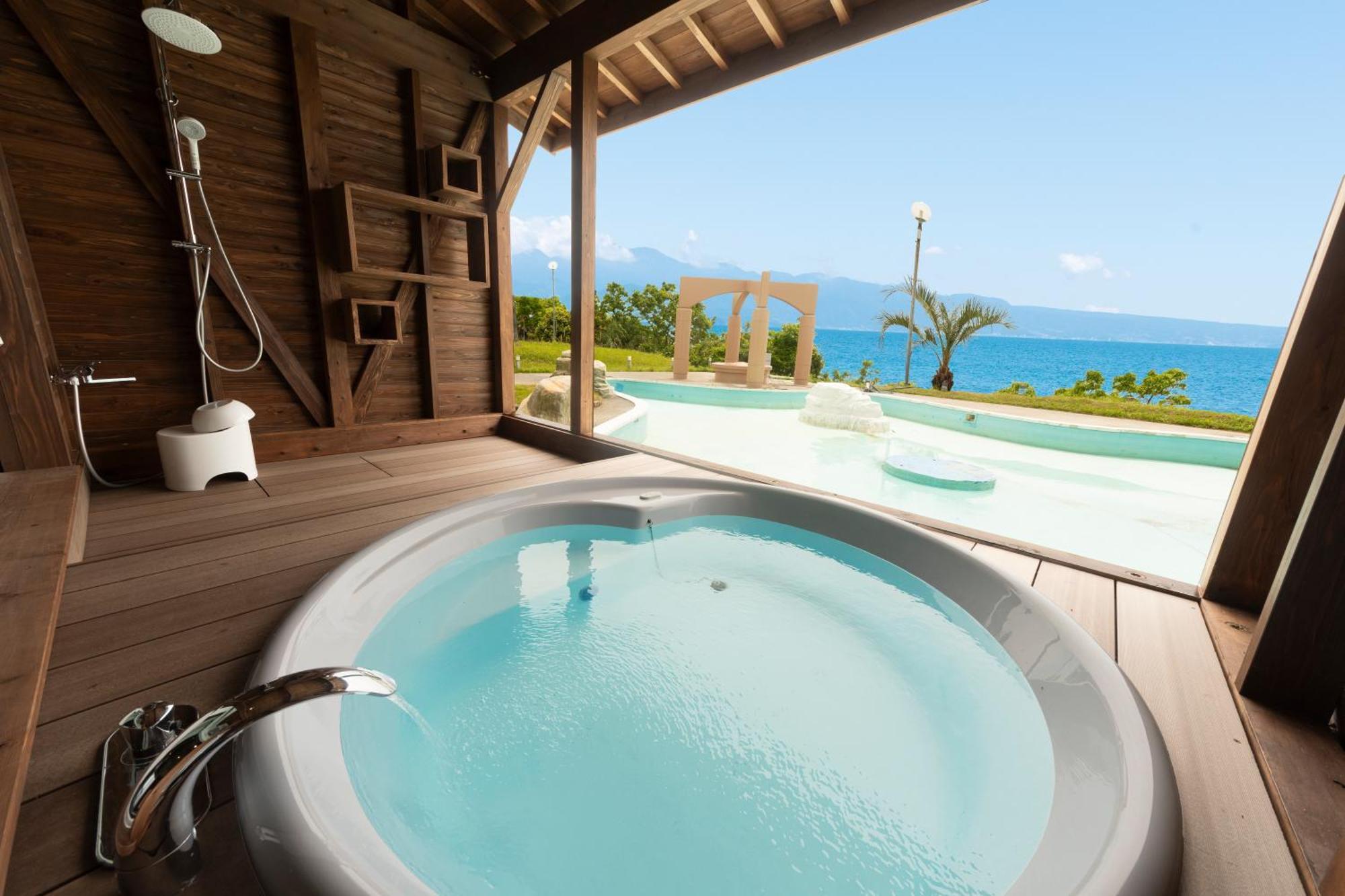 Isahaya Nagasaki Chapel Coconuts Hotel ＆Resort מראה חיצוני תמונה